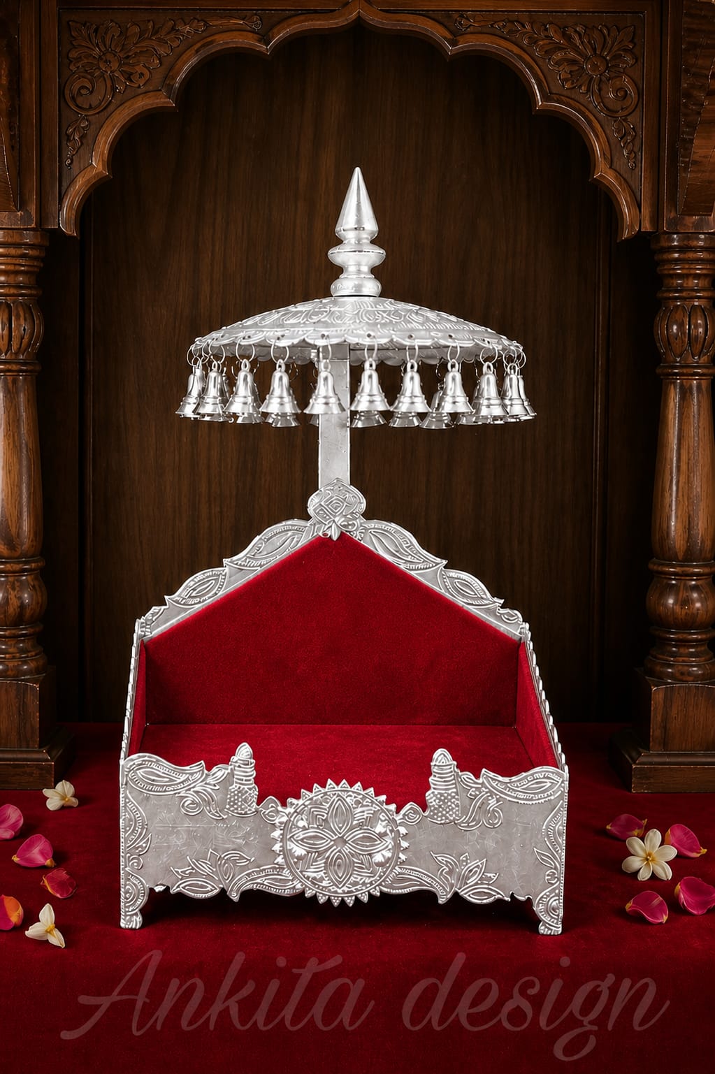 लक्जरी श्वेत धातु देवहारा सिंहासन घंटी चंदोवा के साथ | मंदिर की सजावट के लिए प्रीमियम लाल वेलवेट भगवान चौकी / सिंहासन