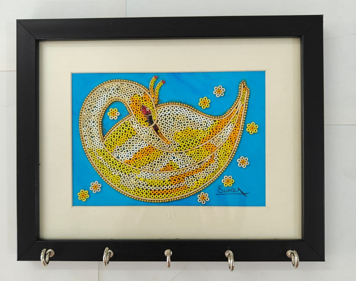 9 x 7 Inch Handmade Swan Multipurpose Key Holder with Photo Frame
