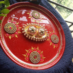 पारंपरिक लाल रंगाची सजावटीची पूजा थाळी / ओवाळणी थाळी सेट