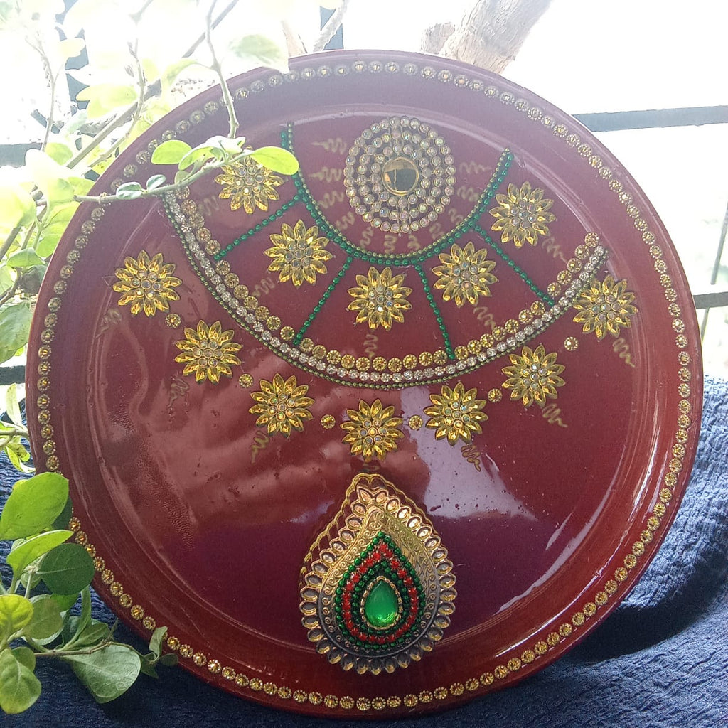 पारंपरिक लाल रंगाची सजावटीची पूजा थाळी / ओवाळणी थाळी सेट